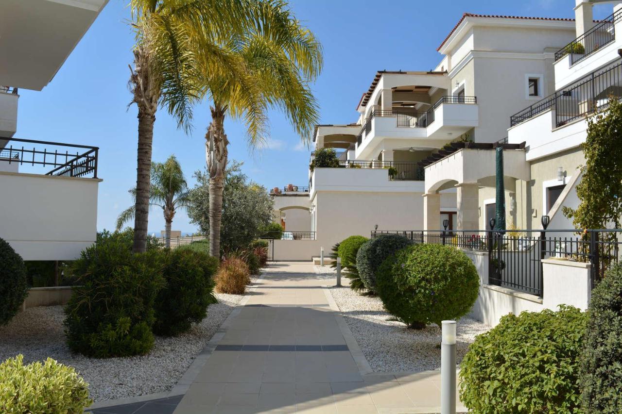 Eleona's Royal Gardens By Yiota - Luxury 2 Bed In Exclusive Complex Διαμέρισμα *