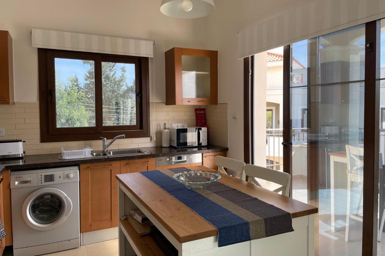 Appartement Eleona's Royal Gardens By Yiota - Luxury 2 Bed In Exclusive Complex *